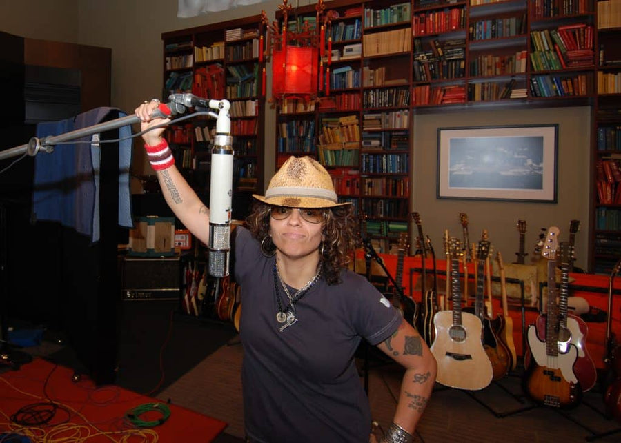 Linda Perry Picks Telefunken USA Stereo Mic