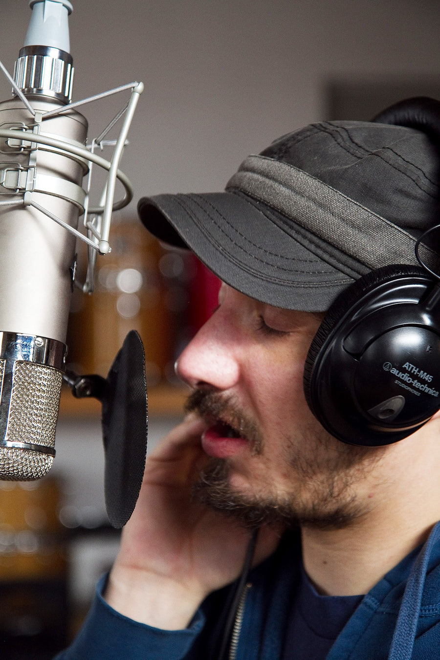 TELEFUNKEN Donates Mics for New “Shaking Through” Video Session Series