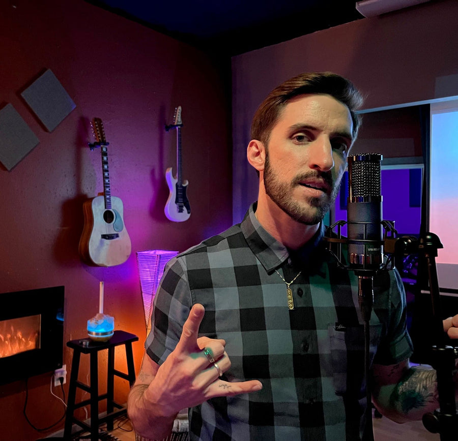Top Rapper Jawny BadLuck Picks TELEFUNKEN TF11 Mic