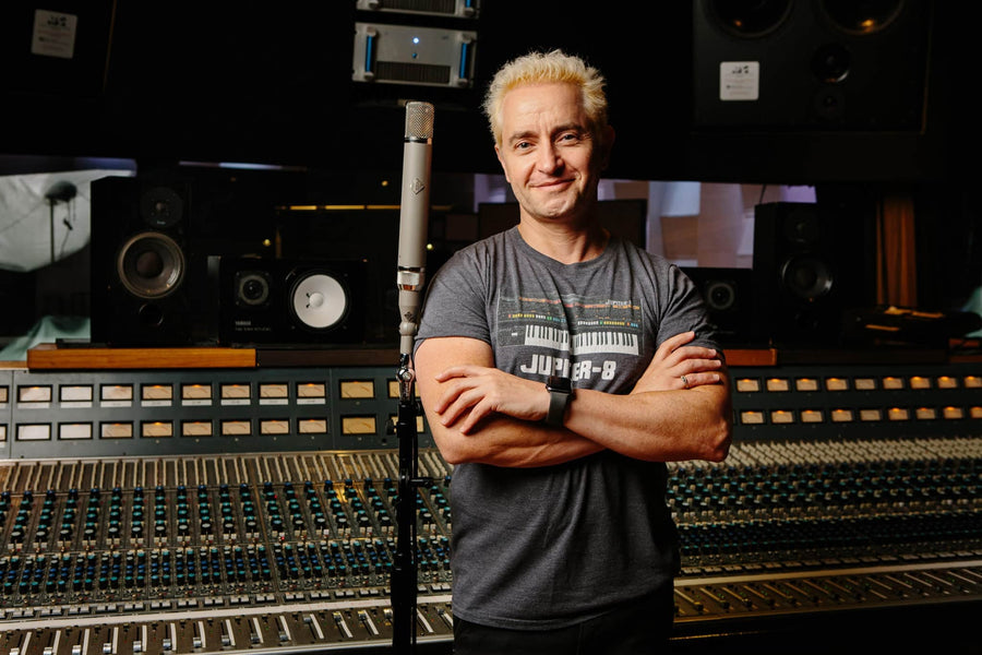 Zoux Explores Premier TELEFUNKEN C12 Tube Mic