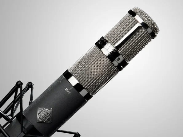 AR-70 Stereo